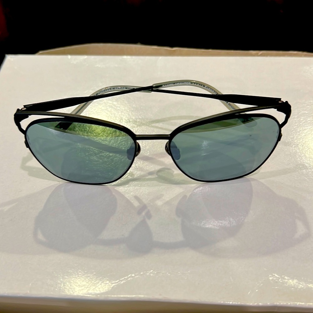 Brand New Authentic Daniel Hechter Sunglasses including original Case & Wipe